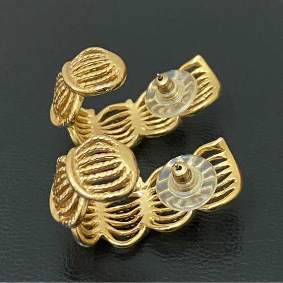 Vintage NAPIER Gold Tone Filigree Twisted Rope Cage Half Hoop Earrings 19.1g - Picture 6 of 9